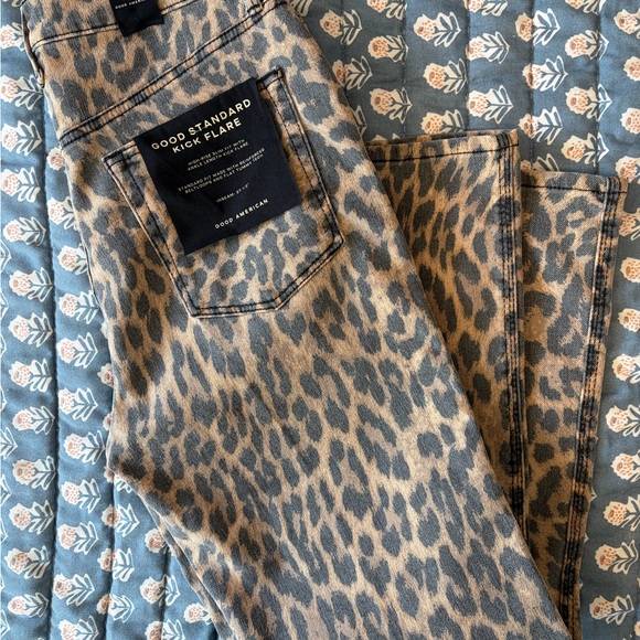 🐆✨ Good American Lucky Leopard Kick Flare Jeans • Size 10 • NWT - Picture 6 of 8